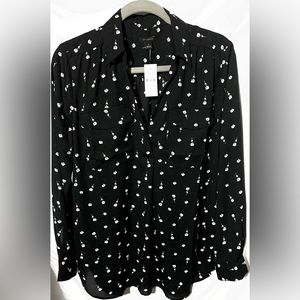 Woman’s blouse Ann Taylor size med Black with Flower pattern New